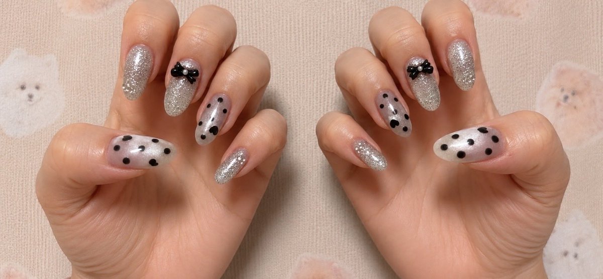 そういや今日ネイルした💅 チャッピーに合成頼んだらハートのシール