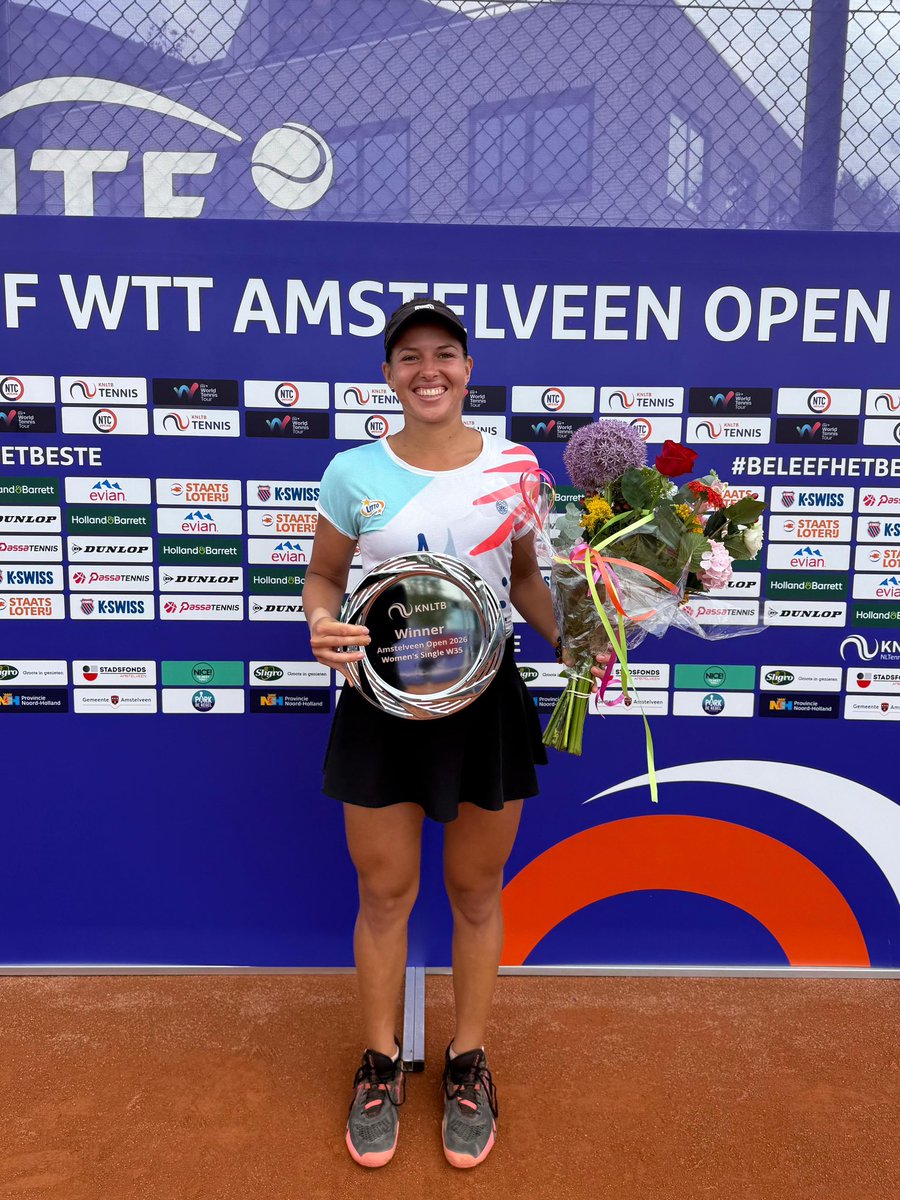 pzt_tenis's tweet photo. 🇵🇱 Weronika Falkowska najlepsza w Amstelveen! 🏆

Polska tenisistka w finale turnieju W35 w Holandii pokonała reprezentantkę gospodarzy Anouck Vrancken Peeters 6:2, 7:6 (4) i zdobyła swój 4. tytuł w grze pojedynczej w tym sezonie ✅ https://t.co/DVhtsETzXx