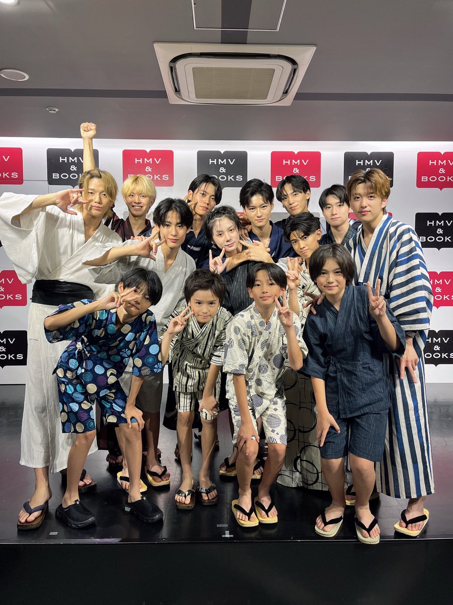 ebidanfukuoka's tweet photo. 2026.07.05(日)
『BARI LIVE Vol.30』足元の悪い中、ありがとうございました✨

一年ぶりの浴衣はどうでしたか？👘

今年の夏もえび福と楽しい思い出を作りましょう✊

#BARILIVE #バリラ #EBiDANFUKUOKA #えび福 https://t.co/8qw89PbW9x