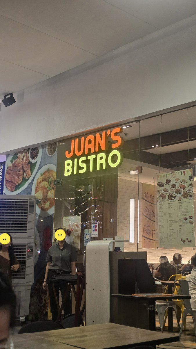 chanbaekyeobo's tweet photo. HELLOOOO DITO PO KAMI JUAN'S BISTRO ^^ LOOK FOR THIS TUMBLER 

along bonchon po ito :) https://t.co/WABGvN2g44