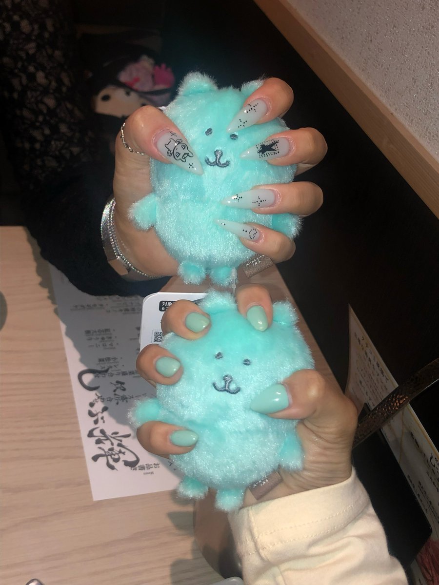 puuur1n's tweet photo. 민트세트// https://t.co/5rQ1pMP4Ip