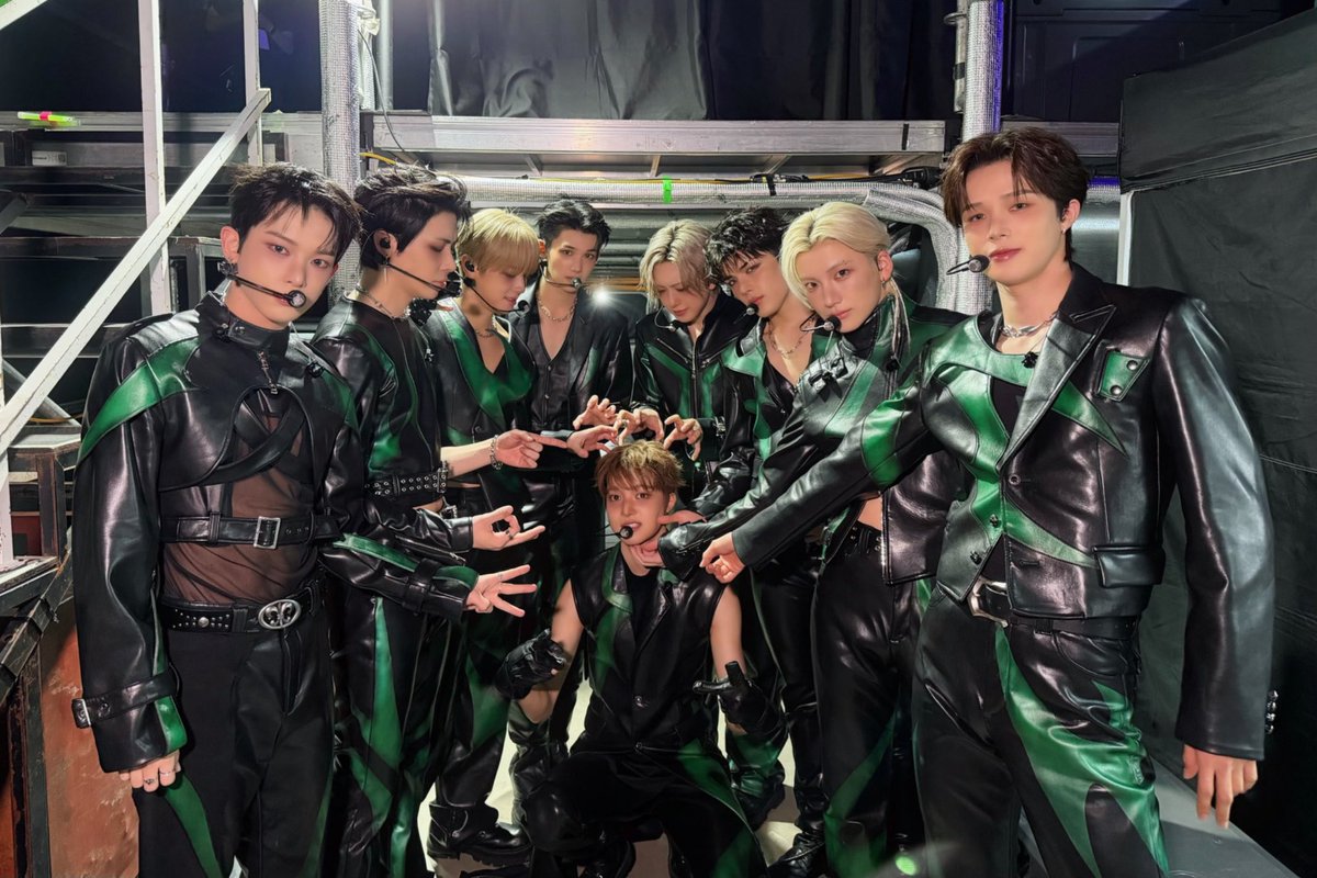 rhkdqkrdl's tweet photo. 웄…이쌔끼들아리더한테이게무슨태도야아…// https://t.co/D4ynlfiYCQ