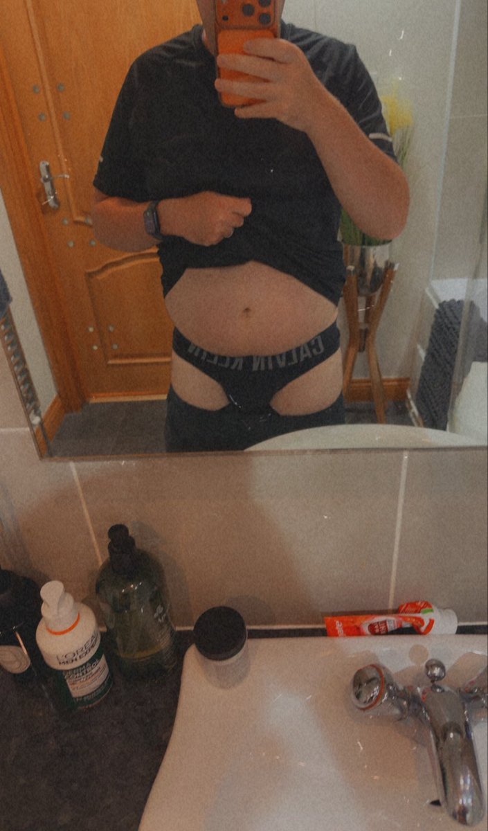 gayayrshire2023's tweet photo. Having #chilled Sunday https://t.co/KRj0qFJZpg