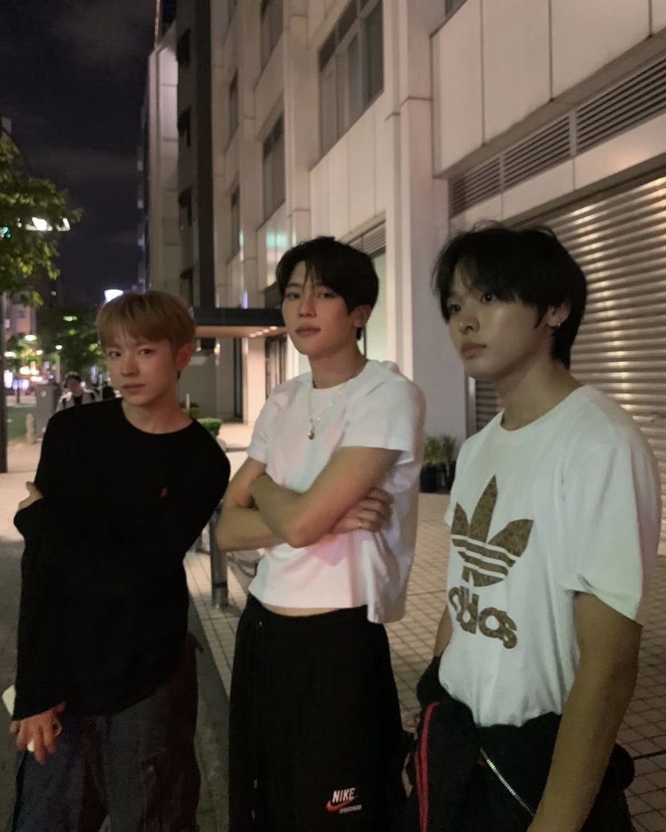 krkio_'s tweet photo. 온리유 막내임을 설명해 주는 사진 https://t.co/MiTzXJ1oZI