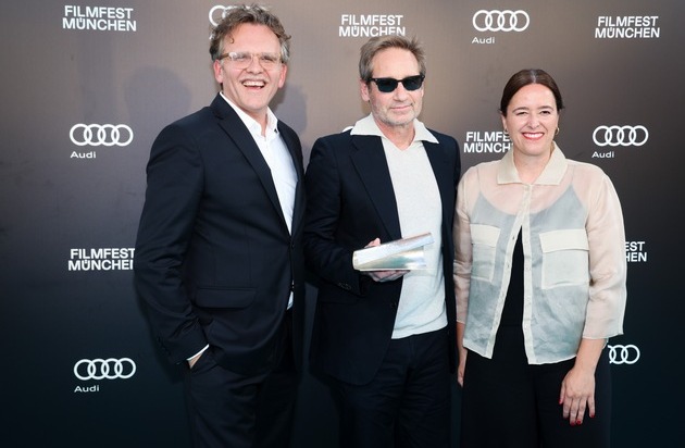 pp_lifestyle_'s tweet photo. 95.000 Besuche und David Duchovny zum Abschluss beim 43. FILMFEST MÜNCHEN / Zehn Tage lang wurde die Stadt zum Treffpunkt für Filmbegeisterte und die internationale und nationale Branche. https://t.co/Lc4763cfXS #ots #people #news https://t.co/eh6U2XvDFC