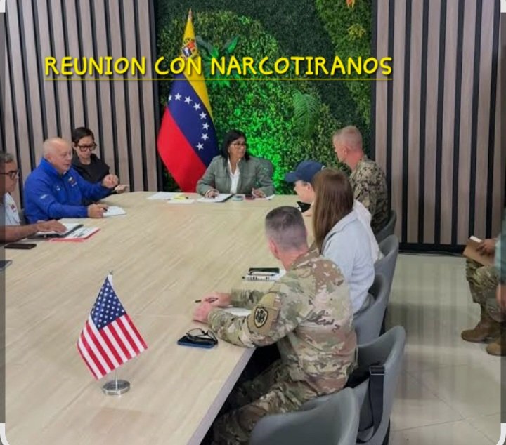 JUDITHBELANDRIA's tweet photo. @DIFUNDELOYA @usembassyve Como es posible que un #Narcogenocida y sobre quien pesa una recompensa de $25 mm se le vea en compañía frecuentemente en compañía del Encargado de Negocios de EEUU? 
El petróleo da para todo! 
Es insólito https://t.co/u882K1wfGo