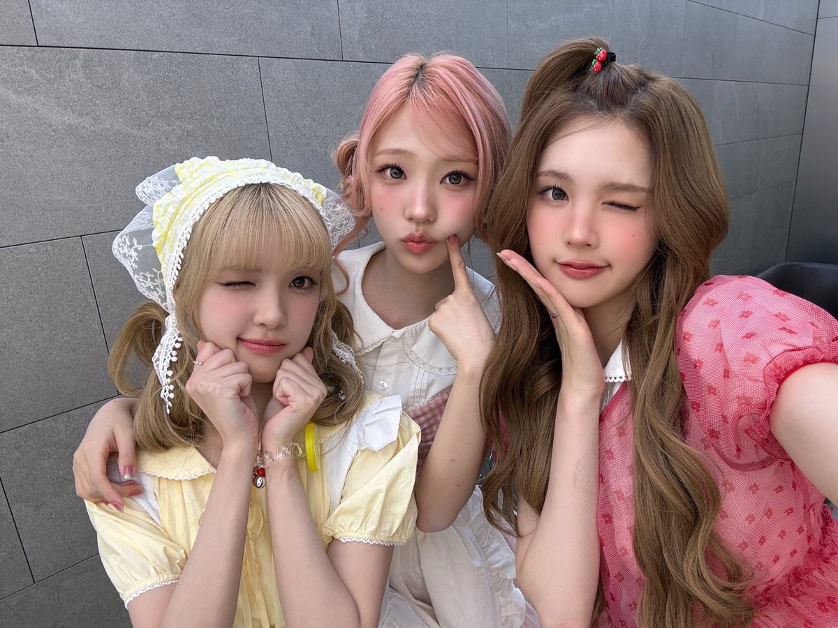 yuharann's tweet photo. The three bites of joy! Three little macarons, each with its own color, flavor, and charm, yet together they create the sweetest harmony. <3 https://t.co/6oM8KA9DO8