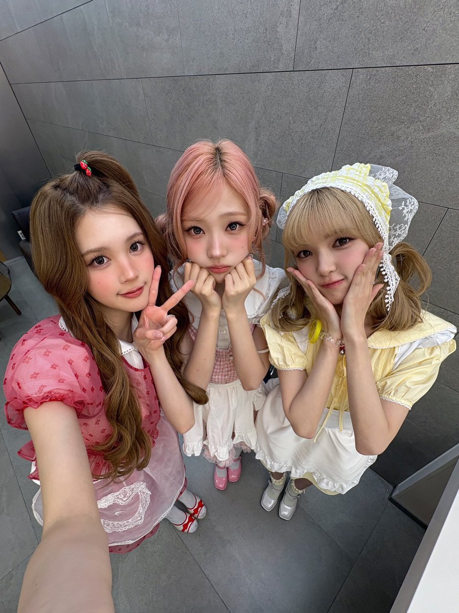 yuharann's tweet photo. The three bites of joy! Three little macarons, each with its own color, flavor, and charm, yet together they create the sweetest harmony. <3 https://t.co/6oM8KA9DO8