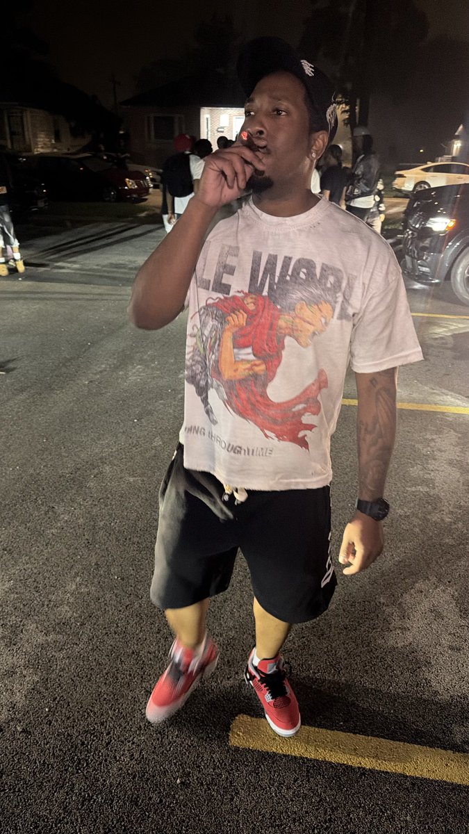 ahkimor's tweet photo. They left me in rain &amp; I turnt into a Shark🦈 💫💯 https://t.co/QsQo8iN9ZH