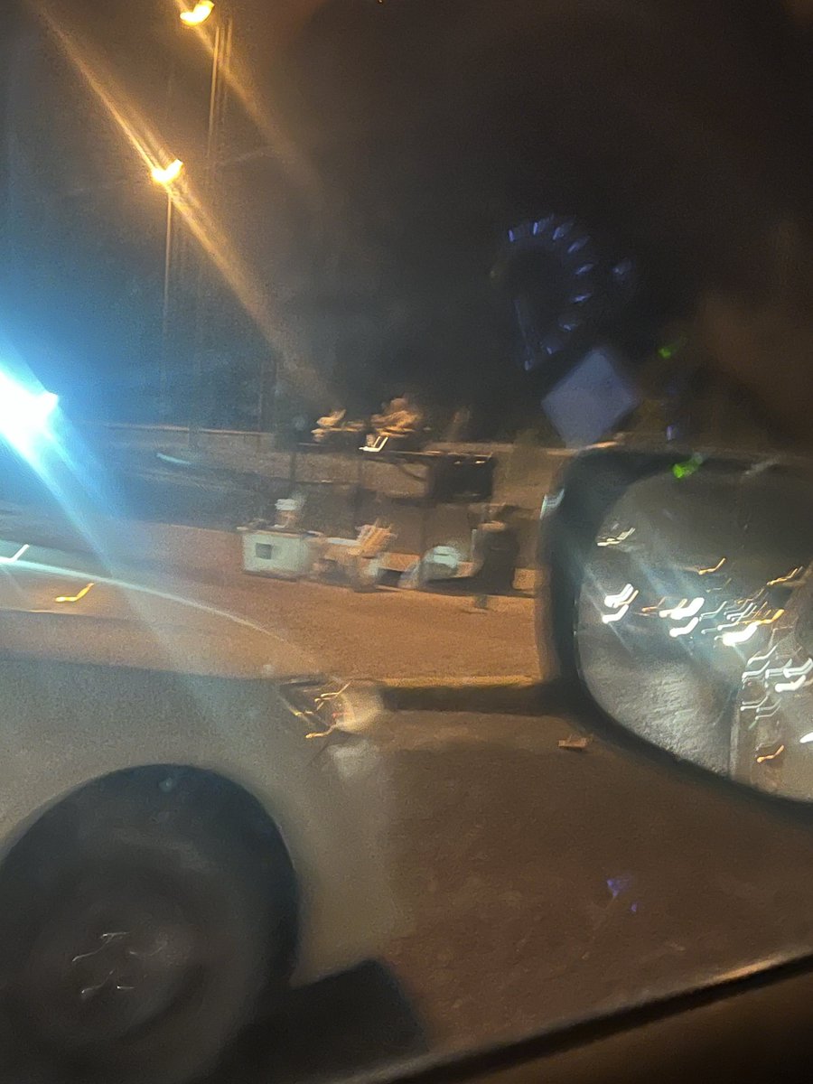 khalaf1433's tweet photo. لفت انتباهي استمرار بعض أنشطة البيع الجائل المخالفة للأنظمة في مواقع ذات كثافة مرورية عالية وعلى مرأى الجميع، رغم البلاغات المتكررة المقدمة عبر تطبيق سهل ومنصة X. وهذا يثير تساؤلات مشروعة: ماذا يجري؟ وهل هناك قصور في التنسيق أو المتابعة بين الجهات المعنية؟ ولماذا لا تزال هذه الظاهرة مستمرة؟ إن هيبة القانون تُصان بعدالة تطبيقه على الجميع، بما يعزز النظام العام ويحسن جودة الحياة.

#جودة_الحياة #سيادة_القانون #الكويت