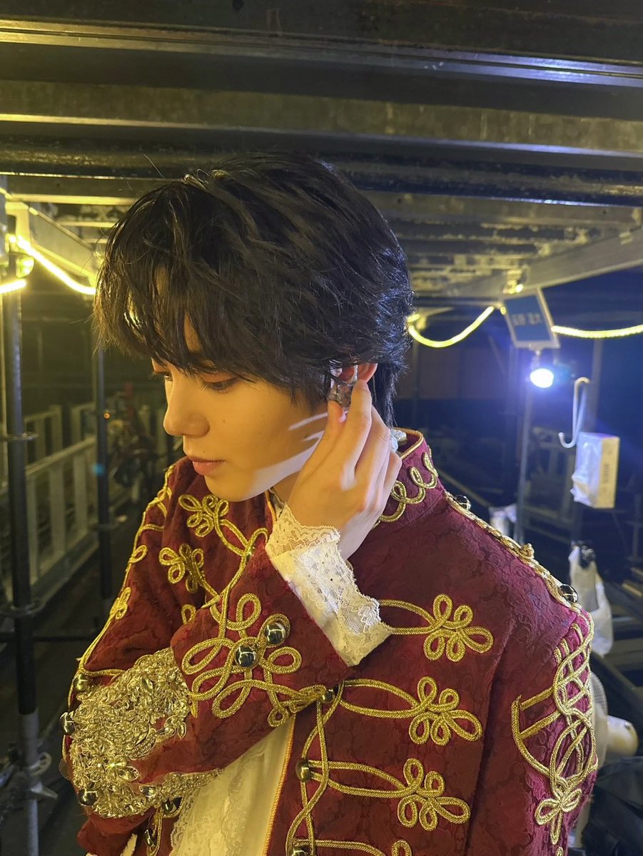 슬쩍이..🍜 tweet media