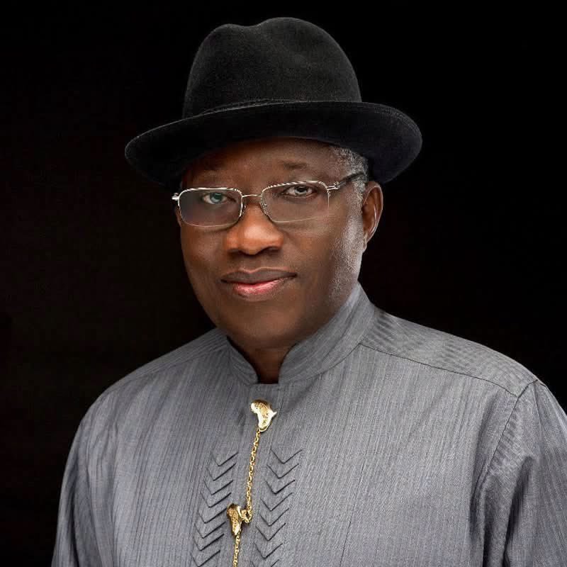 JudeHeavenly's tweet photo. Just In: I Was Offered ₦500 Billion to Contest Against Peter Obi Just to Split His South-South Votes, But I Rejected the Offer Because Igbos Stood by Me in My Time of Need — Goodluck Jonathan

A political storm has erupted on social media after former President Goodluck Jonathan was alleged to have revealed that he once received a staggering ₦500 billion offer to contest against Peter Obi in a bid to reduce the Labour Party candidate’s support in Nigeria’s South-South region.