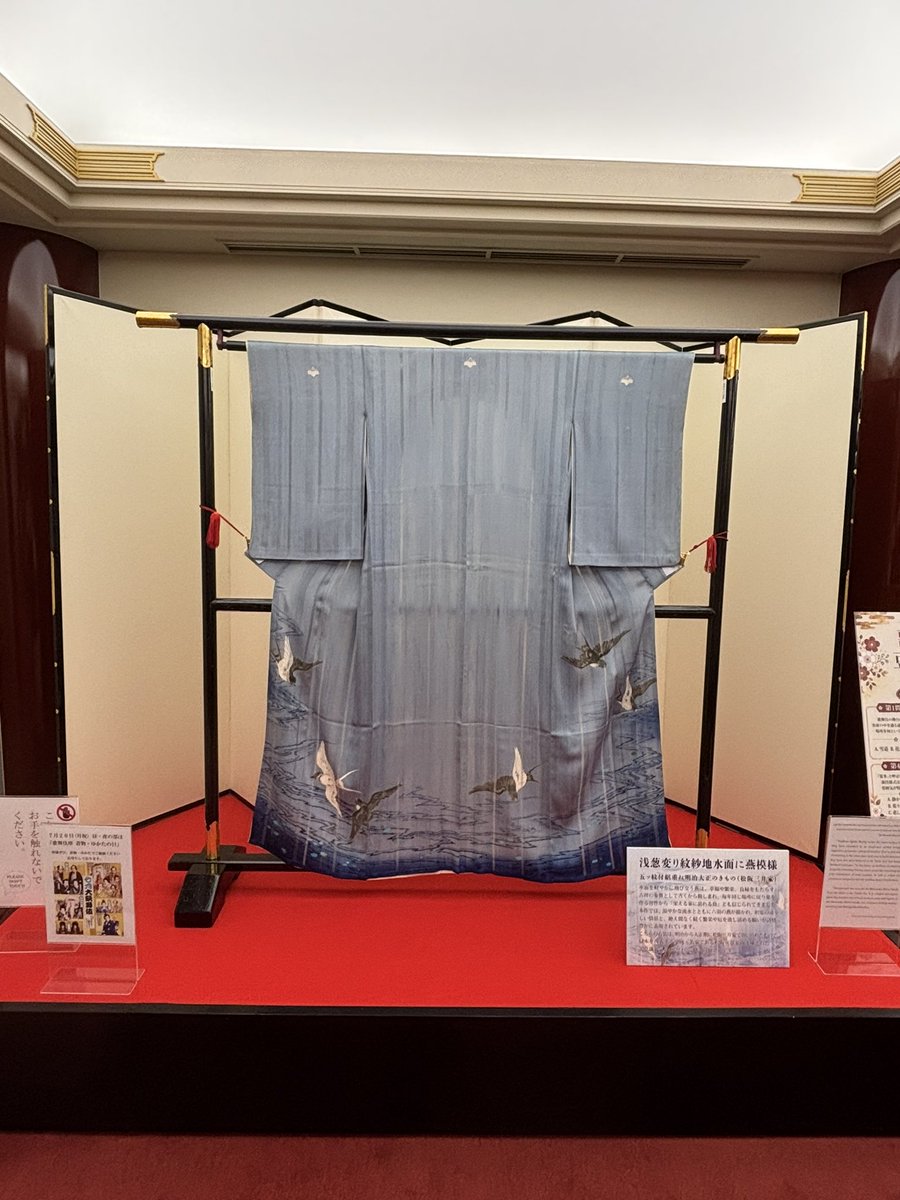 naco4051's tweet photo. 今月のお二階の展示は昼の部、夜の部それぞれのお花が生けられていてとても良い🫶 https://t.co/JtDXgxn924