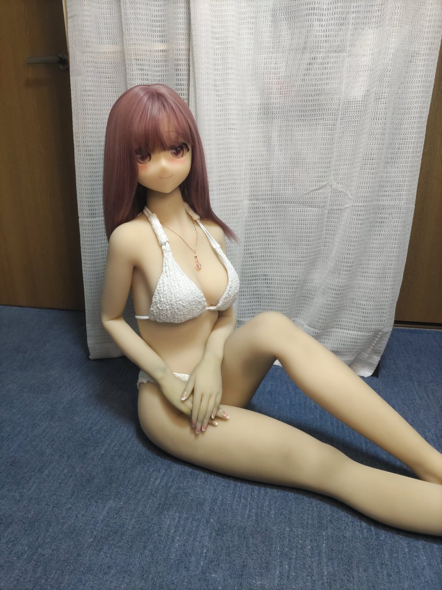 gen20241119's tweet photo. 今日はビキニスタイルの日らしいので麻衣にもビキニ着てもらいました
麻衣「よりにもよって一番ハイレグな奴😅」
げん「ブルーのどっか行っちゃたかも、今度探しとく」
＃ビキニスタイルの日
＃うちの子可愛い
＃ドール着替え https://t.co/BZujBrz9HW