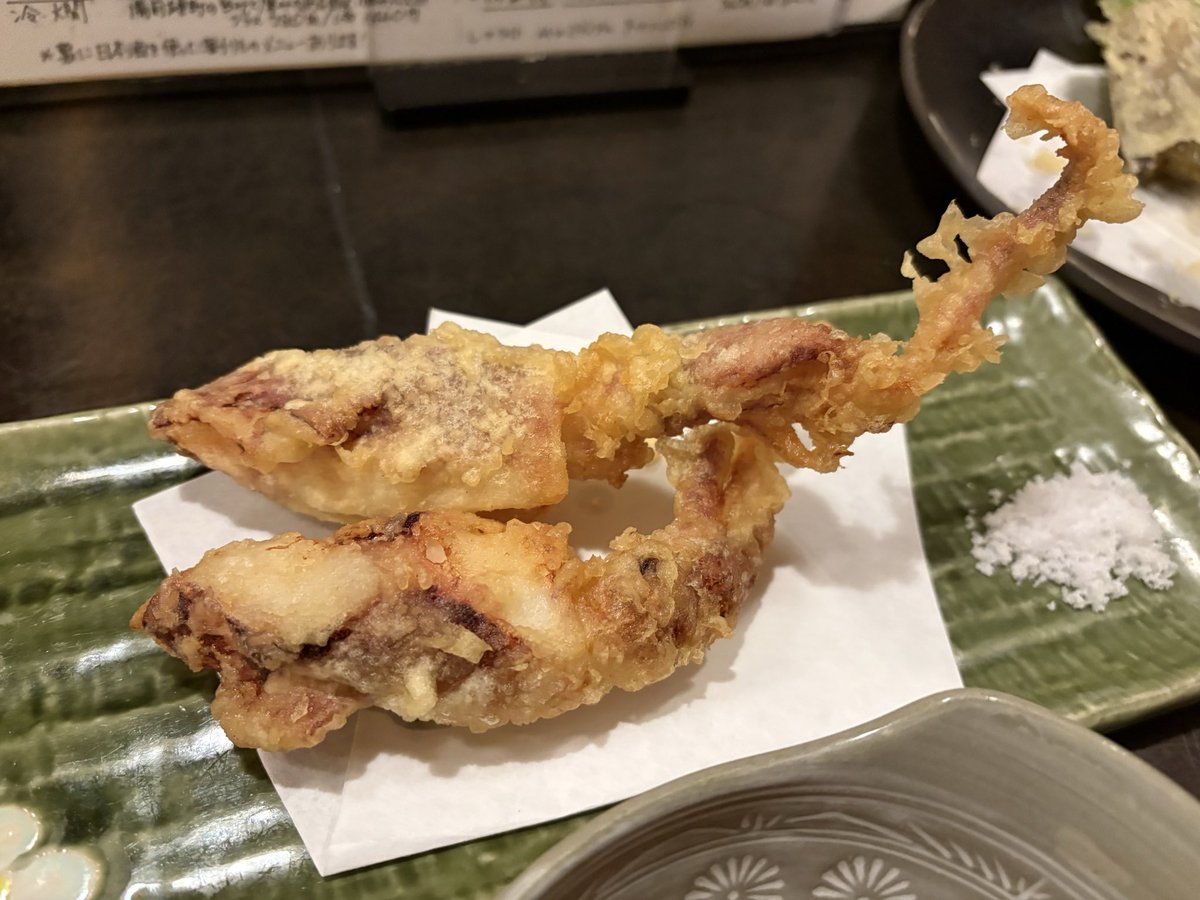 ngt6816's tweet photo. 本日の日本酒#3〆

長珍酒造(愛知県津島市)
長珍 特別純米酒

原料米:酒造好適米(国産)
精米歩合:60%
アルコール分:16度
酸度:1.6

ほんのり熟成感ある御燗🍶♨️ですが、飲みやかったですね。
メトイカの丸ごと天ぷらと😋 https://t.co/h9HvYWfdVe