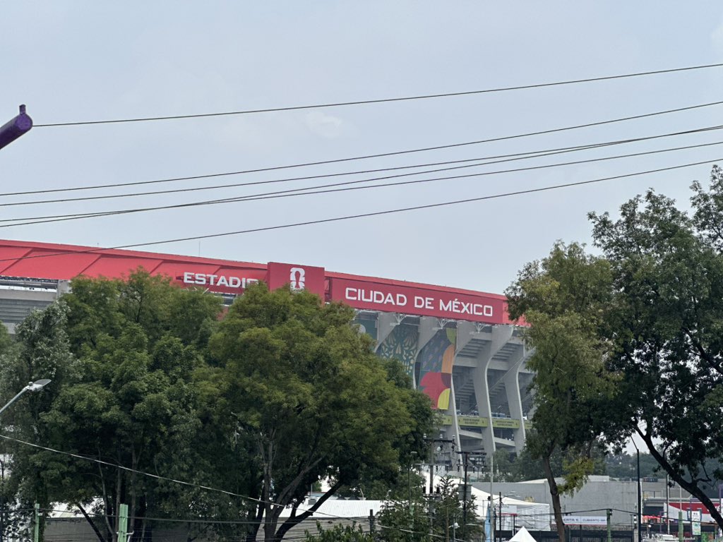 shadanyRA's tweet photo. Estadio Azteca 
#TuTransFavorita https://t.co/y9ni28CKQH