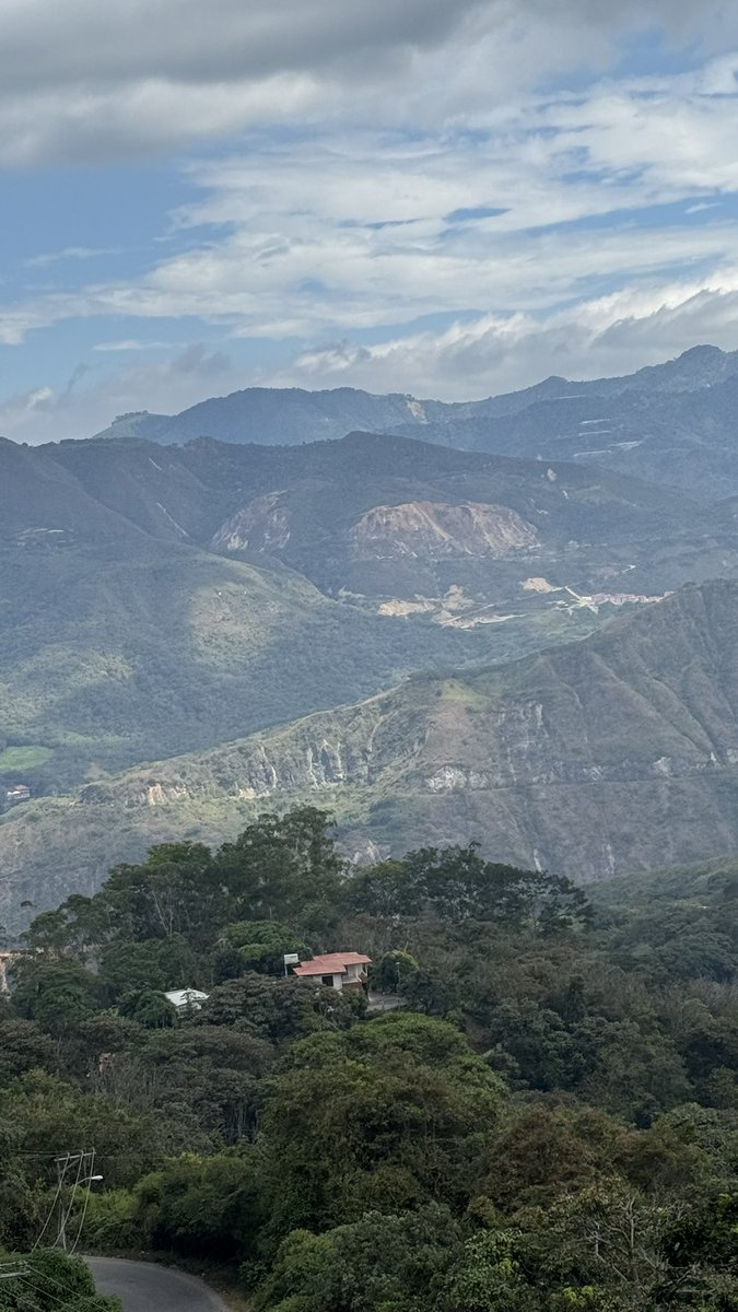 CARLOSHUGORAMIR's tweet photo. En Zaruma https://t.co/LmoSXV4Icz
