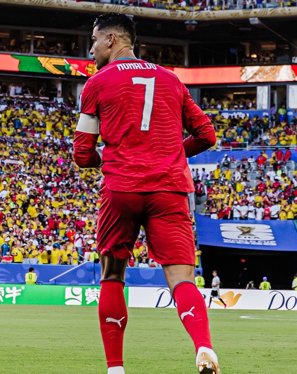 ArobaseGiovanny's tweet photo. 🔴🔴 Cristiano Ronaldo :

« J'ai marqué trois buts. C'est vrai que d'autres joueurs en ont marqué davantage parce qu'ils sont en excellente forme.

Mais je ne pense pas être mauvais. C'est ce que je pense, et nous verrons si je marque demain. » https://t.co/Ej15CIAMcU