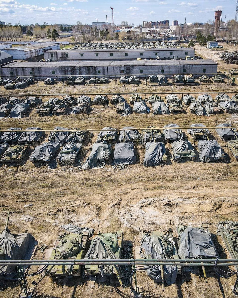 T_90AK's tweet photo. T-64/T-72/T-80 at the 1311th Central Tank Storage Base, Verkhnyaya Pyshma, Sverdlovsk Oblast, Central Military District, Russia, 2021. https://t.co/mNZn03vtNH