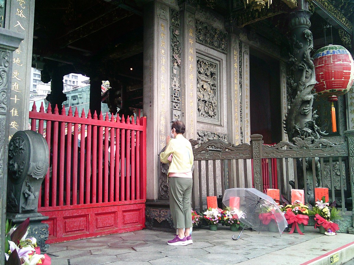 moonsflv's tweet photo. 龍山寺 https://t.co/EwISXAHL4F