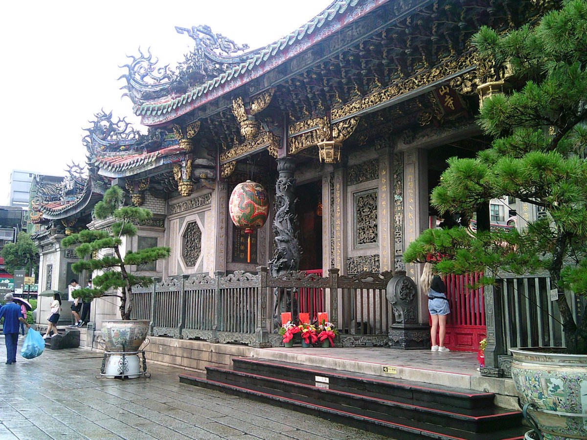 moonsflv's tweet photo. 龍山寺 https://t.co/EwISXAHL4F