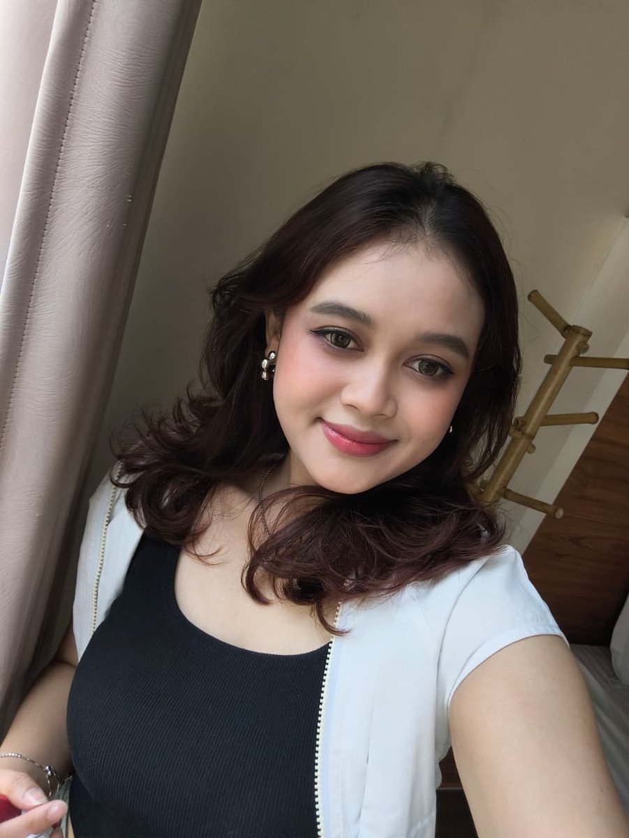 putrionn's tweet photo. nyobain primer baru buat jalan-jalan di jogja after pjf dan hasilnya ok parah https://t.co/v8DZOZr9tp