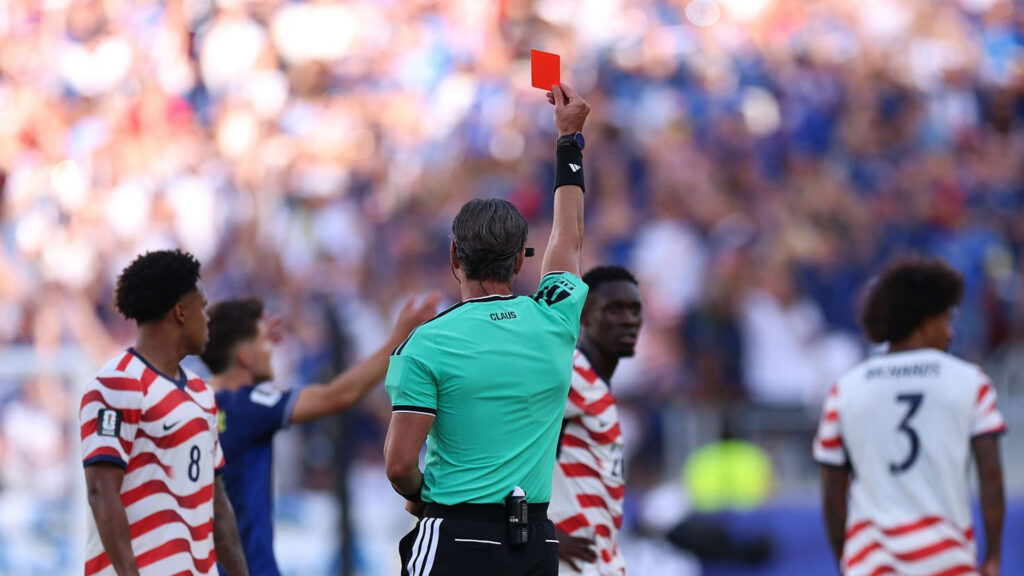 partidazocope's tweet photo. 🇺🇸 La FIFA permite jugar a Balogun a pesar de ser expulsado contra Bosnia y Herzegovina

🟥 Se deja en 'stand by' su sanción limitándola a una penalización condicionada a que reincida

📻 #PartidazoCOPE https://t.co/Yo5RzP1BfG