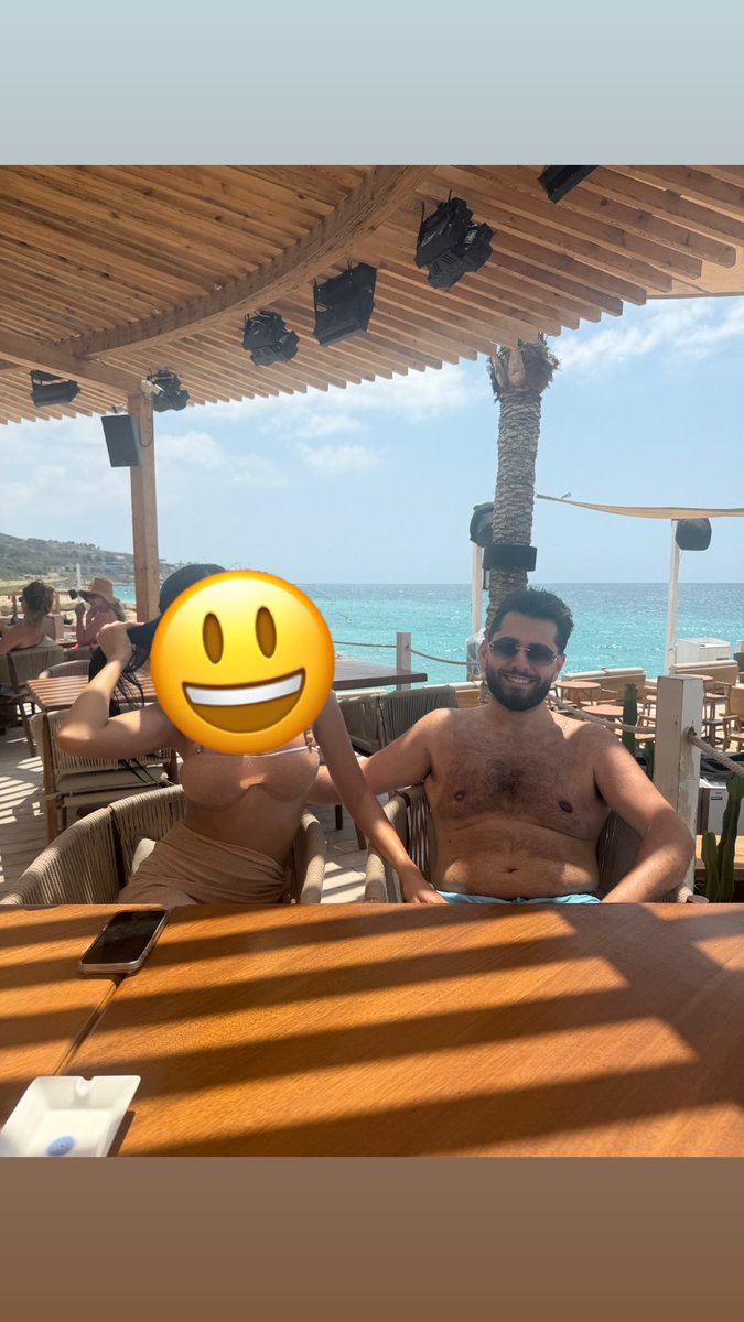 JulianMKD's tweet photo. Retirement life at 26 years old ain’t bad.

Bought my 78 year old grandpa a 2026 Rolex Submariner , there’s no point making money &amp; not treating the family.

Hope you’re all well https://t.co/uLyHeb7uYq