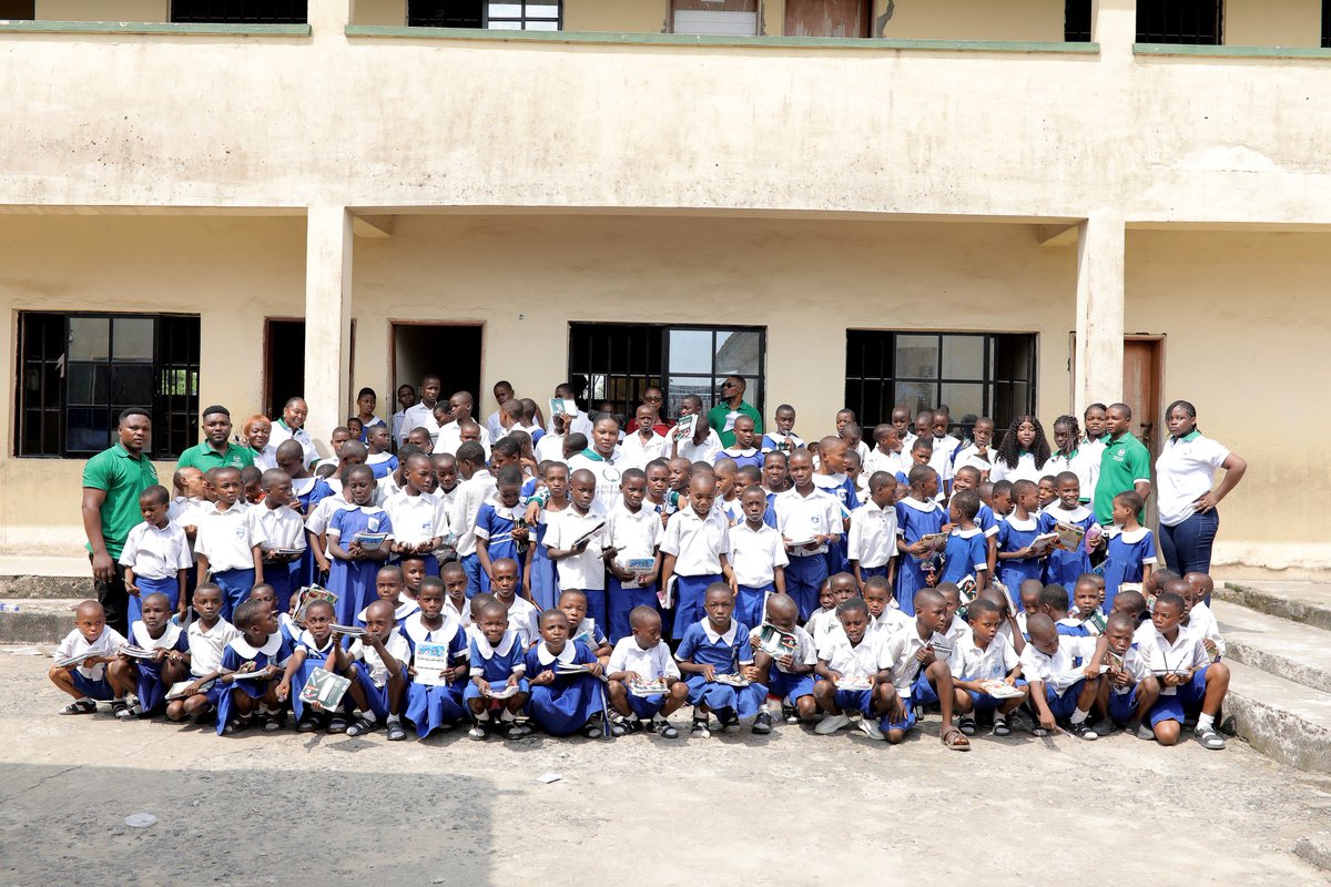 Bonelyscare's tweet photo. Seeing these smiles reminds us why we do what we do. Together, we're building hope through education. 📚💙

#BonelysCareFoundation #Education #SchoolOutreach #Hope #Humanity #EveryChildMatters https://t.co/E2rIbYmfrV