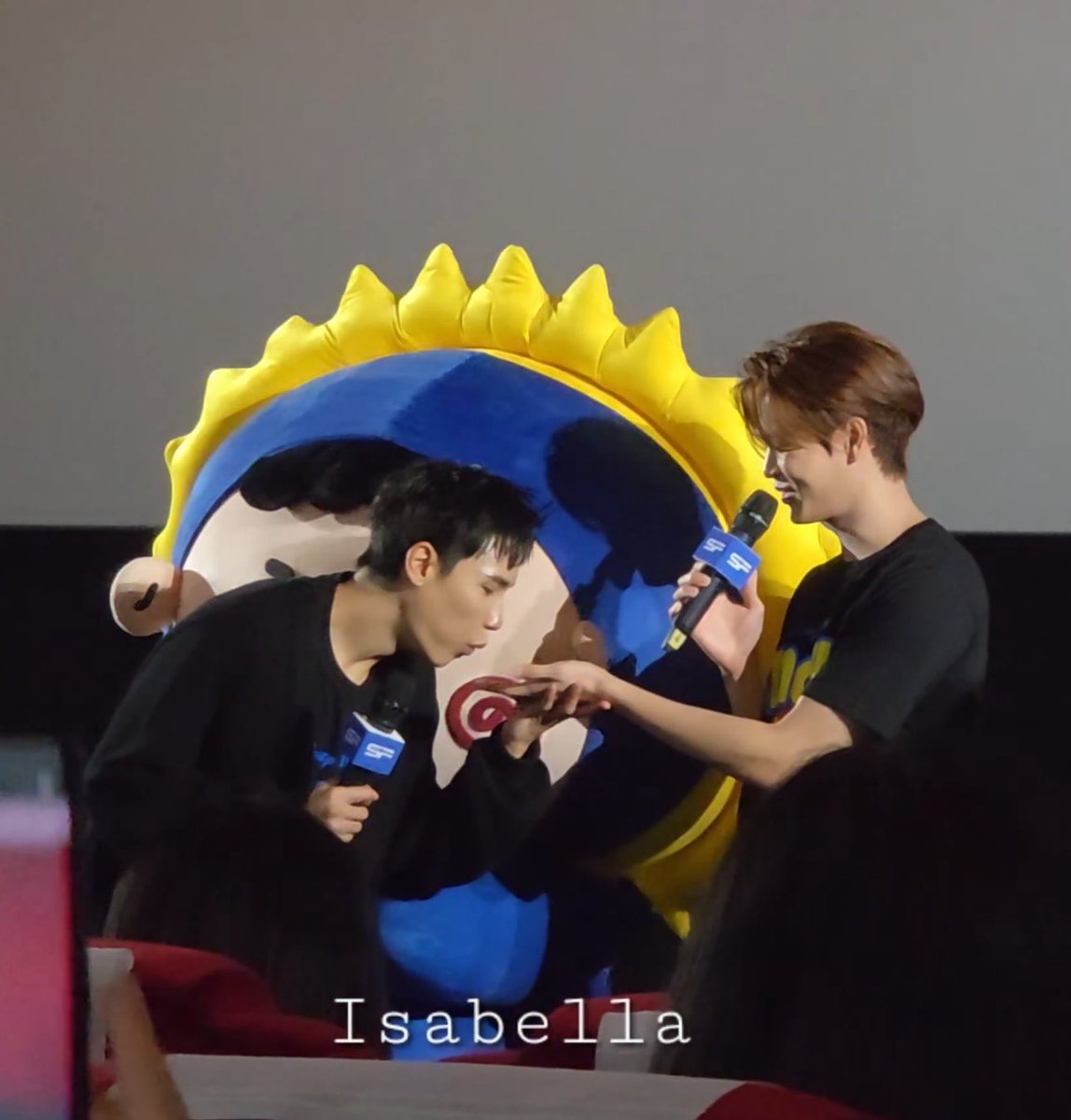 Lila_lu2's tweet photo. I really missed Jumark 😍😭😭 https://t.co/VxttDTk0ud
