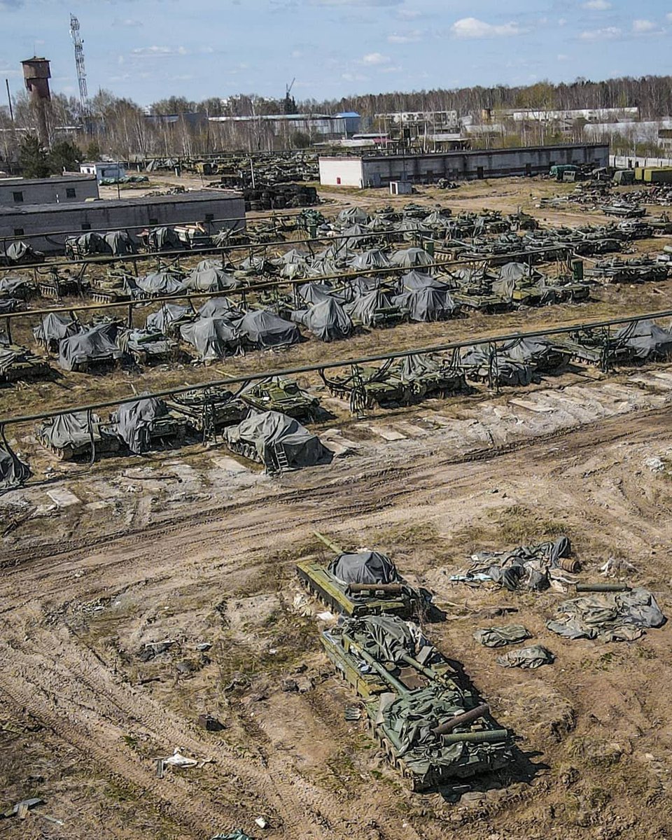 T_90AK's tweet photo. T-64/T-72/T-80 at the 1311th Central Tank Storage Base, Verkhnyaya Pyshma, Sverdlovsk Oblast, Central Military District, Russia, 2021. https://t.co/mNZn03vtNH