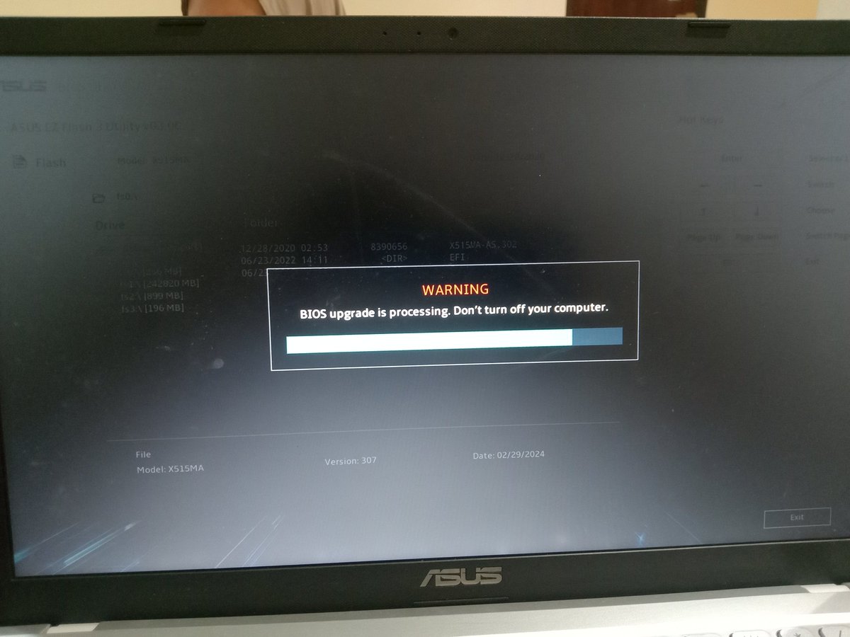 salkthsec's tweet photo. @wieekun @tanyakanrl Kaa aku mau tanya pernah 2x pas mau nge shutdown muncul bios gini, tp skrng udh aman lagi sih. Apa seterusnya akan aman yah? https://t.co/gqFvgTips9