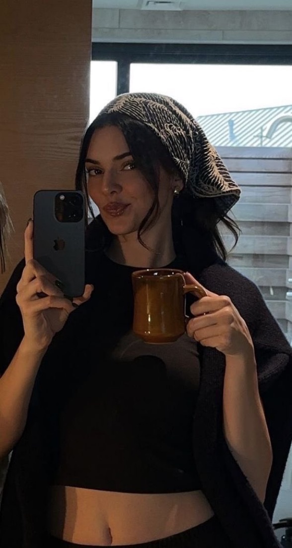 yslgirlx's tweet photo. Kendall jenner https://t.co/1V3YNiWHHV