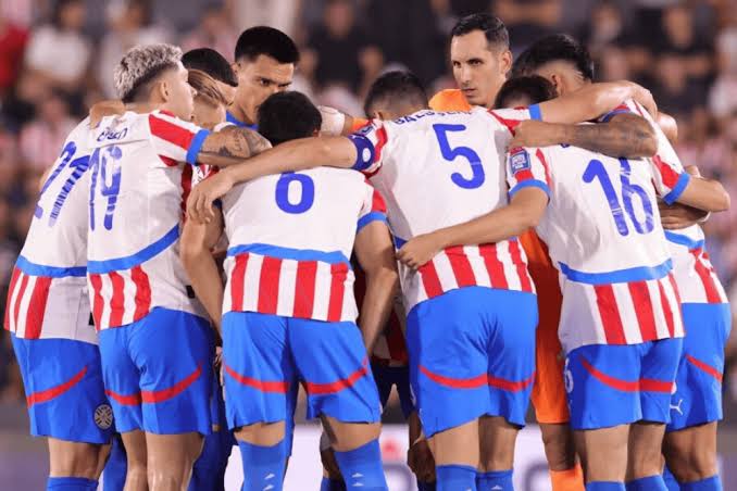 delpynews's tweet photo. ▶️LA ALBIRROJA VUELVE A CASA|🇵🇾❤️   

✈️Nuestros guerreros emprenden el regreso desde Philadelphia este domingo y su llegada a Asunción está prevista para las 02:00 de la madrugada.   

🙌 Se espera un multitudinario recibimiento para el seleccionado paraguayo.    

Vía: Monumental AM 1080