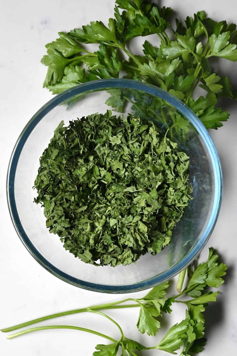 HerbalistHenry_'s tweet photo. PARSLEY LEAVES ☘️ ( Petroselinum crispum ) 

TREATS / CURES  ⬇️

 1. Edema (water retention)
 2. Kidney stones (nephrolithiasis)
 3. Urinary tract infections (UTIs)
 4. High blood pressure (hypertension)
 5. Dyspepsia (indigestion)
 6. Flatulence (intestinal gas)
 7. Constipation
 8. Intestinal spasms
 9. Halitosis (bad breath)
 10. Gout
 11. Rheumatoid arthritis
 12. Osteoarthritis
 13. General joint pain (arthralgia)
 14. Dysmenorrhea (menstrual cramps)
 15. Amenorrhea (irregular periods)
 16. Premenstrual syndrome (PMS)
 17. Asthma
 18. Bronchitis
 19. Chronic coughs
 20. Allergic rhinitis
 21. Cellular oxidative stress
 22. Type 2 Diabetes (blood sugar spikes)
 23. Insulin resistance
 24. Hypercholesterolemia (high cholesterol)
 25. High triglycerides
 26. Liver toxicity (hepatotoxicity)
 27. Gallbladder congestion
 28. Mild jaundice
 29. Iron-deficiency anemia (enhances absorption)
 30. Scurvy (Vitamin C deficiency)
 31. Osteoporosis (bone density loss)
 32. Night blindness
 33. Macular degeneration
 34. Cataracts
 35. Eczema
 36. Acne vulgaris
 37. Skin hyperpigmentation
 38. Dandruff
 39. General fatigue
 40. Immune system deficiency
 41. Mild anxiety
 42. Mild insomnia
 43. Age-related memory decline
 44. Neuroinflammation
 45. Systemic inflammation
 46. Bacterial infections (mild)
 47. Fungal infections (mild)
 48. Gastrointestinal ulcers
 49. Infant colic (traditional use)
 50. Diarrhea
 51. Hemorrhoids
 52. Cystitis (bladder inflammation)
 53. Benign prostatic hyperplasia (BPH) symptoms
 54. Bleeding gums
 55. Swollen lymph nodes
 56. Muscle spasms
 57. Easy bruising (Vitamin K deficiency)
 58. Mild fevers
 59. Glandular disorders
 60. Sluggish digestion

Preparation & Dosage ⬇️ 
Get   PARSLEY LEAVES ☘️    in  Bulk, air-dry in a shade away from direct sunlight and blend bulk to POWDER when 100% dehydrated (Takes a week or Less)

After that, STEEP / SOAK  1  (ONE)  Tablespoon of  PARSLEY LEAVES ☘️   Powder Inside half litre of boiled water, COVER  it and allow infuse for  10 - 15  minutes or until warm enough to drink. 
DO NOT COOK IT!
Filter / Sieve & drink whole liquid extract.
Do this once daily. 

Take it for  28 days or more  (till you get desired results) 
There are no negative side effects! 

⚠️ Do not take along with Pharmaceutical Medications 

For FRESH LEAVES, STEEP a HANDFUL OR  5 MEDIUM / BIG SIZE LEAVES IN BOILED WATER (SAME PROCESS) 

For INJURIES, SCALP, HAIR & SKIN CONDITIONS (EXTERNAL USE) -  Pound fresh leaves without water and apply liquid extract on skin 3 - 5  times daily  until results are achieved. 

KINDLY  REPOST / SHARE  &  Follow @HerbalistHenry_  on  X (Twitter)  🙏