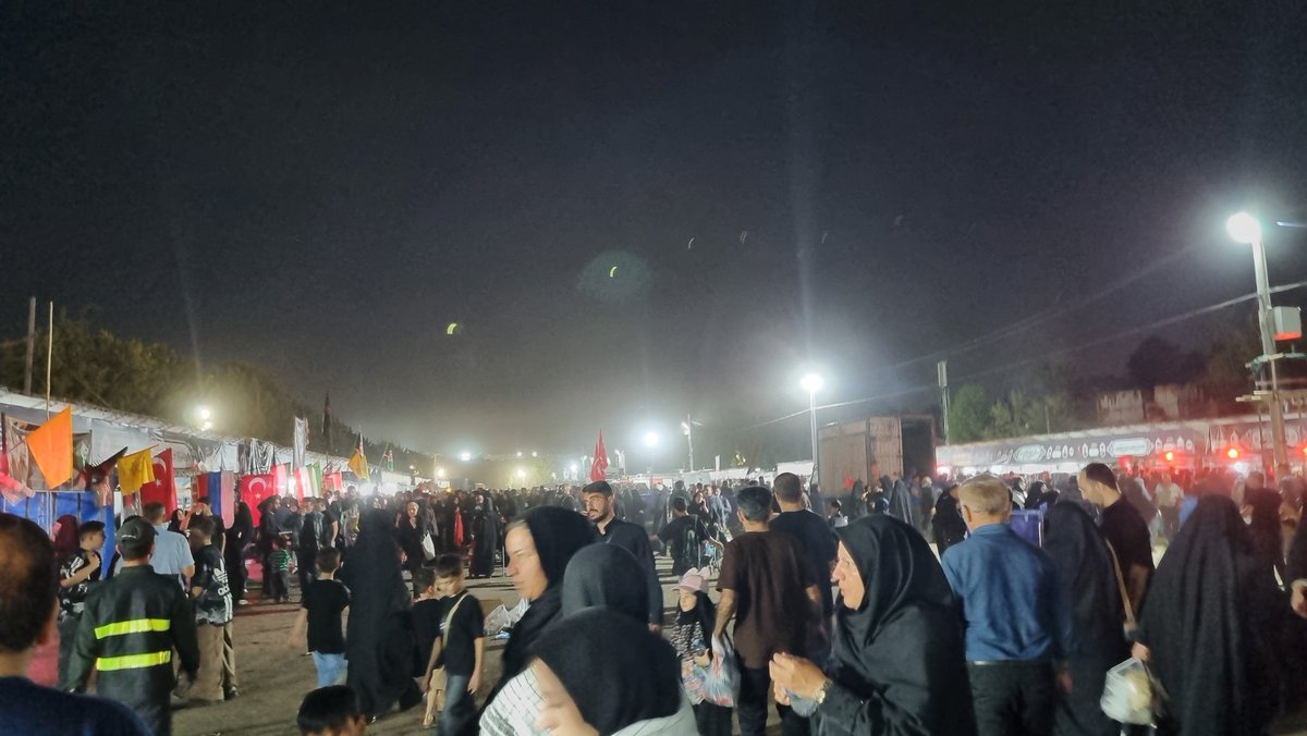 fadaealamdar's tweet photo. وضعیت خدمات رفاهی و اسکان تهران در بهترین وضعیت قرار داره 
مدیریت در زائر شهر ها عالیه 
نگران هیچ چیز نباشید به حرف های دیگه گوش ندهید و فقط خودتون رو به آخرین دیدار آقا برسونید. 

#حی_علی_التهران https://t.co/JeXZ6X7Zpp