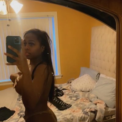 Jeylanwebber33's tweet photo. @NickiNicole314_ @lokii_890 @pinkmascoto @unknownkween12 You 304’s are tired 😴 ghetto bald ho at least blend your hair https://t.co/JhKrfBokyG