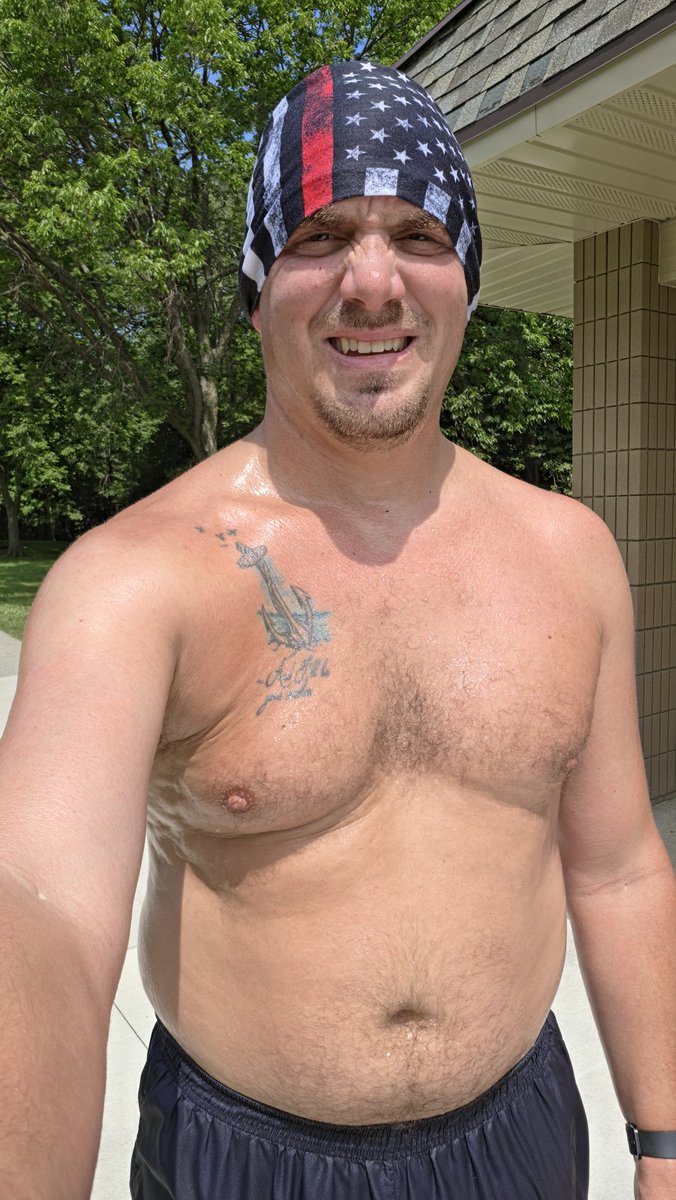 bricks32's tweet photo. Great training run. Slower n some walking. I did last week's run since I already did this weekends run last week. I knew I'd go slower w/walking, Good 9mi. Doing this for Veterans, Mental health, & Suicide. #Runningforthosethatcant #marathoner #runningforVets #TeamRWB #TeamWiDOC https://t.co/EufNSCNI91