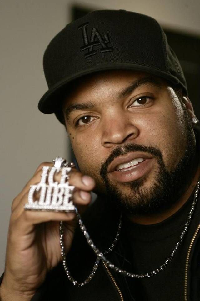 jighjigh_jnr's tweet photo. Snoop dogg vs Ice cube, who's the bigger west coast icon https://t.co/VmqKKL1Sv6