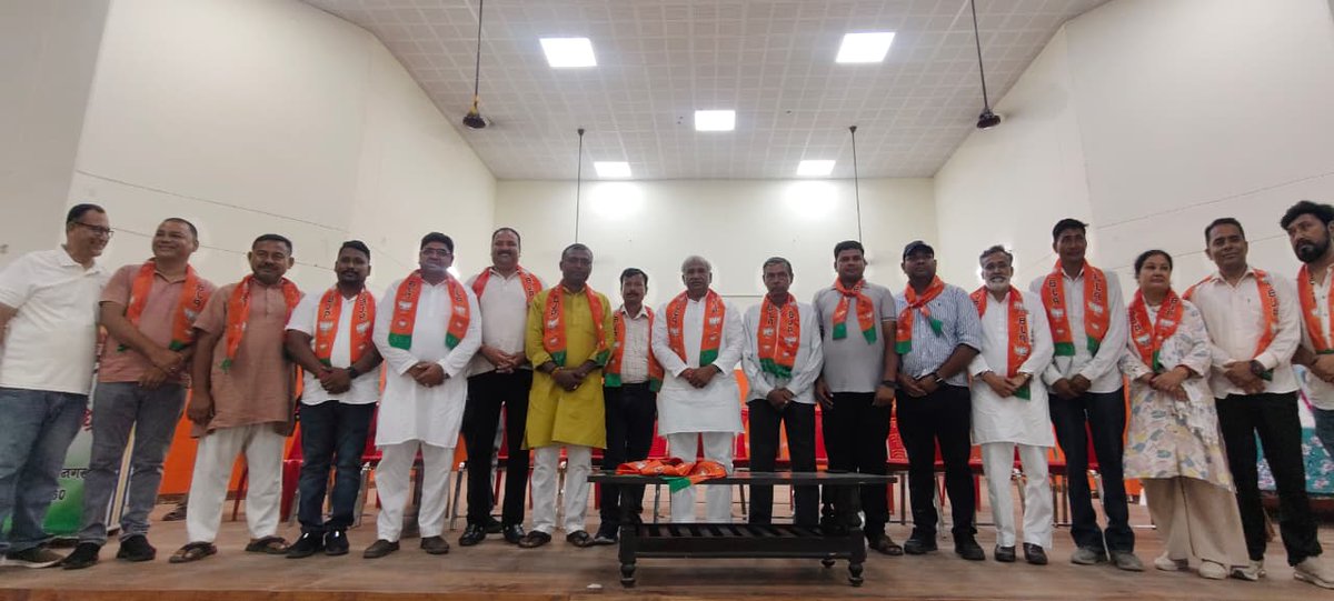 TheArvindPandey's tweet photo. 📍 दिनेशपुर
आज विधानसभा गदरपुर क्षेत्र के अंतर्गत पीएमश्री अटल उत्कृष्ट स्व. चितरंजन राहा राजकीय इण्टर कॉलेज, दिनेशपुर में दिनेशपुर मण्डल की मासिक बैठक में सहभागिता की।
#BJP | #Gadarpur | #USNagar | #Uttarakhand https://t.co/roZVrDSb5s