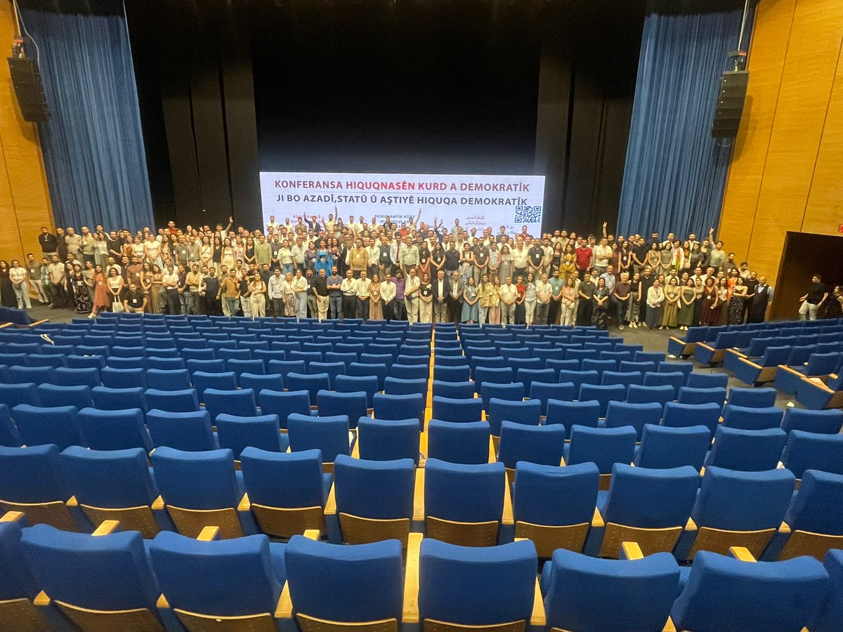 UrfaOhd's tweet photo. Konferansa Hiqûqnasên Kurd a Demokratîk bi dirûşmeya "Ji bo Azadî, Statû û Aşitîyê Hiqûqa Demokratîk" di 4 û 5ên Tirmehê li Amedê pêk hat. Em jî wek Şaxa Rihayê ya KHAyê tevlî Konferansa Hiqûqnasên Kurd a Demokratîk bûn. 

"Ji Bo Azadî, Statû û Aştiyê Hiqûqa Demokratîk"✌🏻 https://t.co/3mFNs2LqCQ