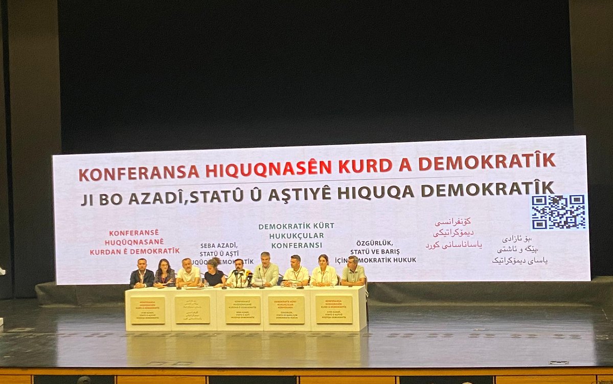 UrfaOhd's tweet photo. Konferansa Hiqûqnasên Kurd a Demokratîk bi dirûşmeya "Ji bo Azadî, Statû û Aşitîyê Hiqûqa Demokratîk" di 4 û 5ên Tirmehê li Amedê pêk hat. Em jî wek Şaxa Rihayê ya KHAyê tevlî Konferansa Hiqûqnasên Kurd a Demokratîk bûn. 

"Ji Bo Azadî, Statû û Aştiyê Hiqûqa Demokratîk"✌🏻 https://t.co/3mFNs2LqCQ