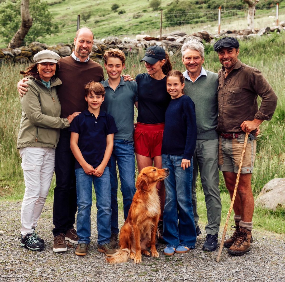 HRHPWales's tweet photo. Family ❤️

The Princess of Wales with her husband, children, parents and brother after completing the National Three Peaks Challenge last weekend. https://t.co/eKh5H08rBp