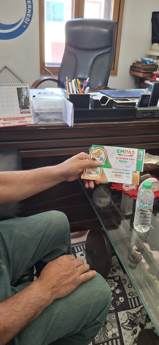 maviaydernegii's tweet photo. 05.07.2026 Pazar Hayırseverimiz Tamer ÇOBAN İlimizdeki İhtiyaç Sahibi  Ailelere Ulaştırılmak Üzere Gönderilen 2026 Yılı  Alışveriş Çekleri İhtiyaç Sahibi Yetim Öksüz Dul Yaşlı İşsiz Ailelerimize Tamer ÇOBAN Alışveriş Çeklerini Teslim Etmeye Devam Ediyoruz.  @Raydin33 https://t.co/dYnsSEv9XC