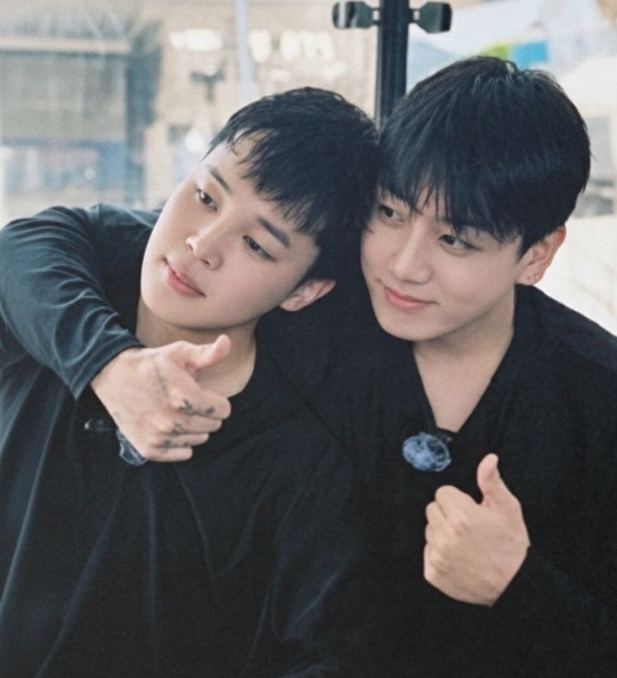 kmgoogiemimi_'s tweet photo. 👨🏻‍❤️‍💋‍👨🏻👨🏼‍❤️‍💋‍👨🏻 https://t.co/EHuKpbeK2b