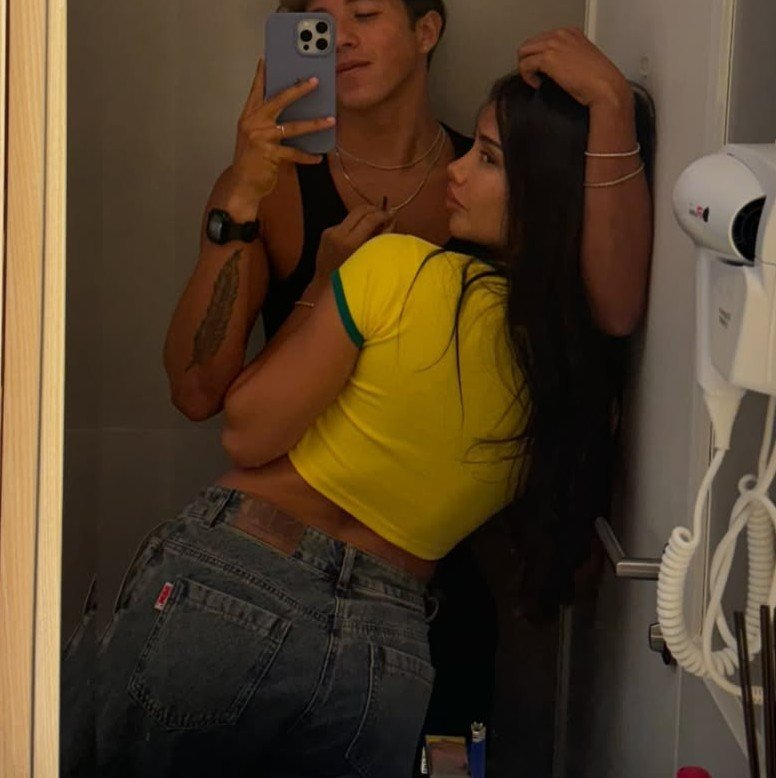 vazeiacervos's tweet photo. VAZOU !!
casal novinho comemorando vitoria do brasil
VEJA NOS COMENTARIOS https://t.co/0yuXSbRbCe
