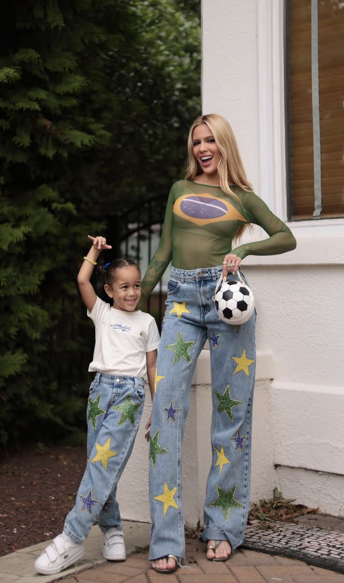 strattbelieber's tweet photo. A calça delas combinando aaaaaah 🥹🥹❤️ https://t.co/2uGBdojOIg