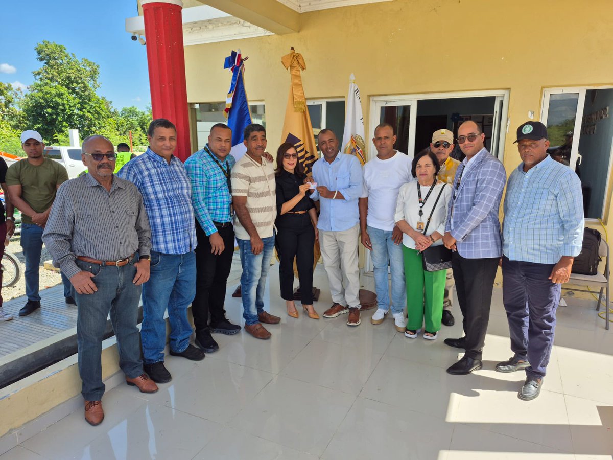 juntacentral's tweet photo. En la zona Sur, coordinada por el miembro titular del #PlenoJCE, Rafael Vallejo Santelises, la miembro suplente del #PlenoJCE, María Estela De León, supervisa el Operativo Especial de Cedulación que se desarrolla durante este fin de semana en Pedro Corto, San Juan de la Maguana.

La jornada abarca el distrito municipal de Pedro Corto y los parajes Guanito, Punta Caña, Sabaneta, Arroyo del Loro, Las Charcas de María Nova, Jovallar y Columna, para facilitar que más personas renueven su #NuevaCédula, aprovechando la celebración de las fiestas patronales.