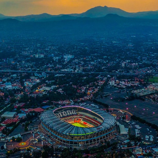 leon70225's tweet photo. Mexico 🇲🇽 vs England 🏴󠁧󠁢󠁥󠁮󠁧󠁿 will be played at Estadio Azteca in Mexico, which holds 87,523 spectators.  
The stadium sits 2,200 meters above sea level.  🔝
Mexico last lost here in 2013.  
The nation has never lost a World Cup match at this venue.🏟️ https://t.co/5OB9nKW6pa