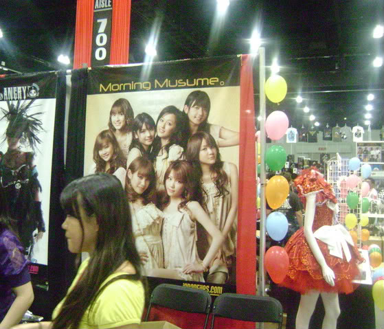 amaiicake's tweet photo. In celebration of going to AX since 2009. Here are some photos I have from my very first AX ♡ https://t.co/VYh9nbdkcm